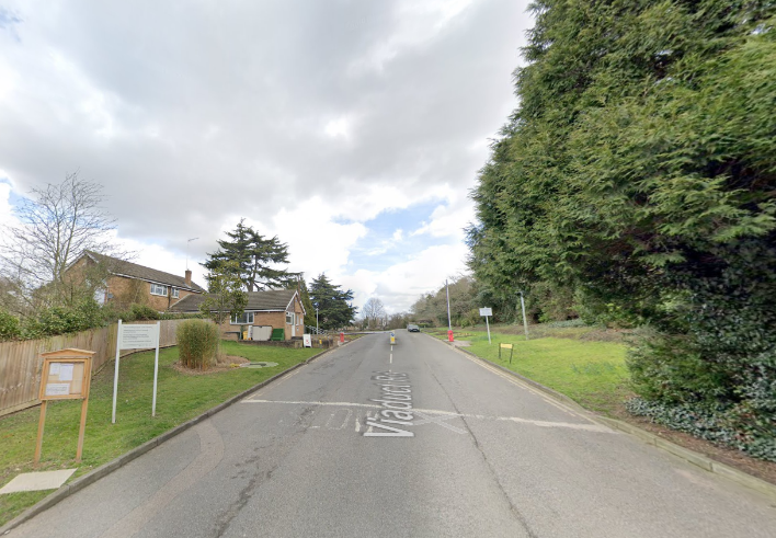 Viaduct Road leading into Islington Cemetery